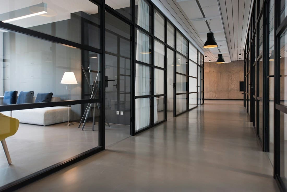Distinctive architecture in a global commercial city